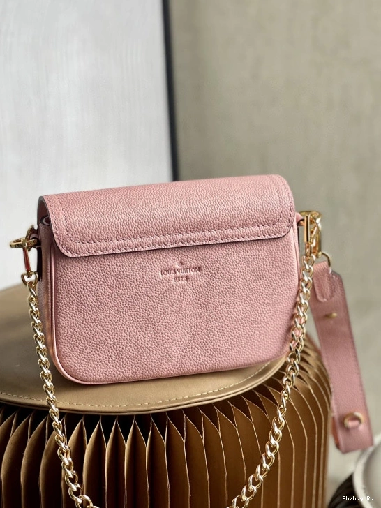 VUITTON LOCKME LOUIS TENDER 0821